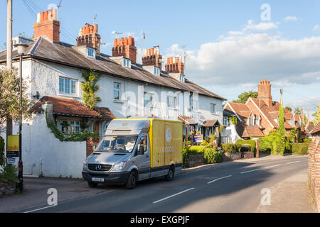 Ocado supermercato home delivery van. Sonning, Berkshire, Inghilterra, GB, UK. Foto Stock