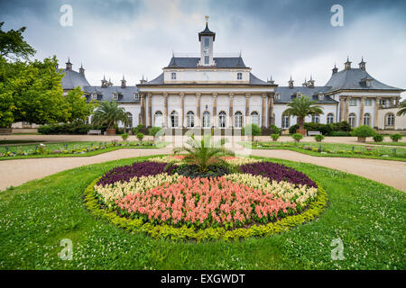 Giardini, Schloss Pillnitz Castle, Dresda, Sassonia, Germania, Europa Foto Stock