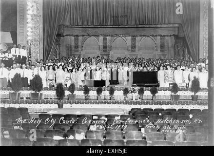La riunione della Chiesa mennonita della Conferenza generale del 1929 ha riunito i membri per discutere gli affari della Chiesa e gli argomenti legati alla fede, giocando un ruolo chiave nello sviluppo della denominazione. Foto Stock