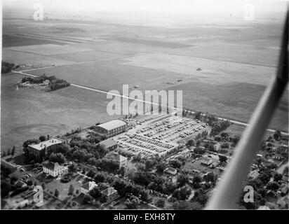 La Conferenza generale del 1950 riunione della Chiesa mennonita, un evento importante in cui i leader e i membri mennoniti si sono riuniti per discutere di fede, leadership e questioni comunitarie. Foto Stock