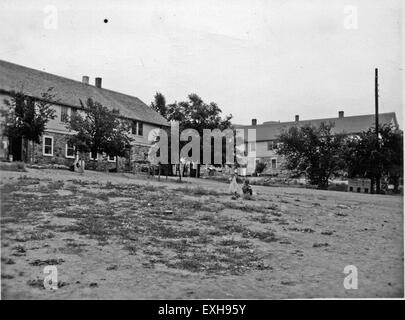 Una riunione della Chiesa mennonita della Conferenza generale del 1950, che riunisce membri per discussioni religiose, processi decisionali e borse di studio. Foto Stock