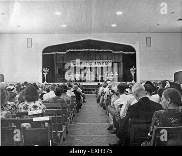 La riunione della Chiesa mennonita della Conferenza generale del 1950 è stata un evento chiave per discutere le questioni della Chiesa, le questioni dottrinali e gli affari della comunità. Foto Stock