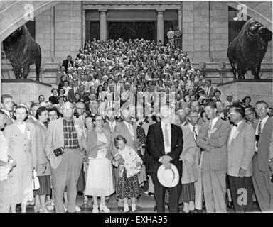 La riunione della Chiesa mennonita della Conferenza generale del 1956 ha riunito i membri della comunità mennonita per discutere le questioni della Chiesa e rafforzare la comunione tra le congregazioni. Foto Stock