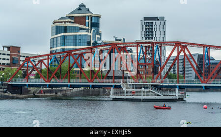 Vista su dock 9 sabato 11 luglio 2015 a Salford Quays, Manchester, UK, con uswim organizzato eventi di nuoto. Foto Stock