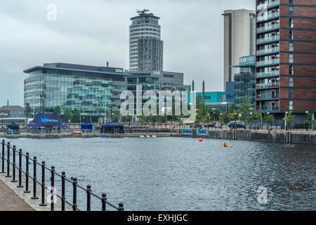 Vista su dock 9 sabato 11 luglio 2015 a Salford Quays, Manchester, UK, con uswim organizzato eventi di nuoto. Foto Stock