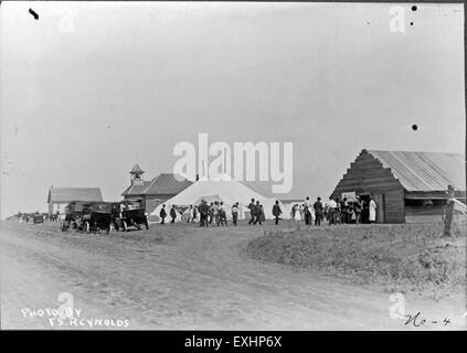 La riunione della Chiesa mennonita della Conferenza generale del 1914 fu un evento significativo nella storia della comunità mennonita, concentrandosi su questioni spirituali e organizzative all'interno della denominazione durante quel periodo. Foto Stock