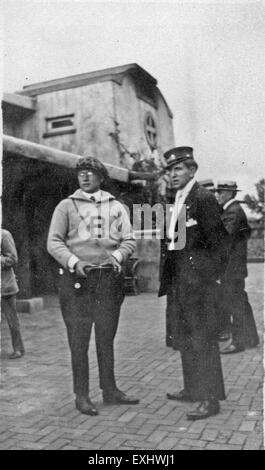 L'incontro della Chiesa mennonita della Conferenza generale del 1917 ha catturato un momento cruciale nella comunità mennonita, segnando discussioni di significato religioso e momenti storici per il gruppo religioso. Foto Stock
