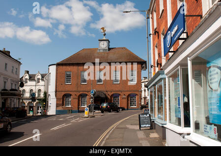 Il Municipio della Città Vecchia, la piazza del mercato, Buckingham, Buckinghamshire, Inghilterra, Regno Unito Foto Stock