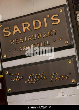 Sardi del ristorante e grill segno, Times Square NYC, STATI UNITI D'AMERICA Foto Stock