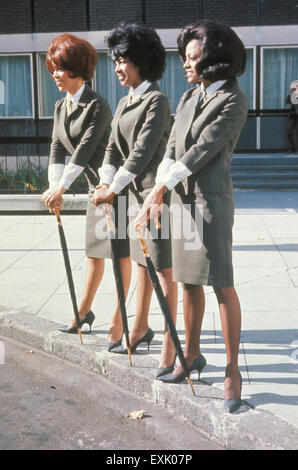 Il SUPREMES noi del gruppo vocale nel 1967. Da sinistra: Firenze Ballard, Maria Wilson, Diana Ross Foto Stock