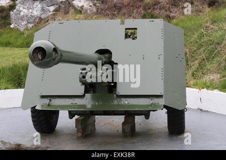 Ordnance QF 17-pounder campo di pistola a Fort Dunree County Donegal Irlanda Foto Stock