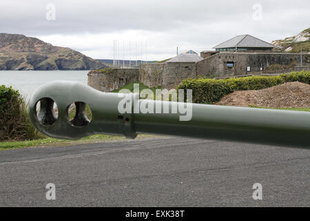 Canna di Ordnance QF 17-pounder campo di pistola a Fort Dunree County Donegal Irlanda Foto Stock