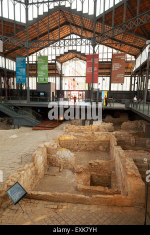 Gli scavi all'interno del El Born CC centro culturale del xviii secolo Barcellona, Ribera district, Barcelona, Spagna Europa Foto Stock