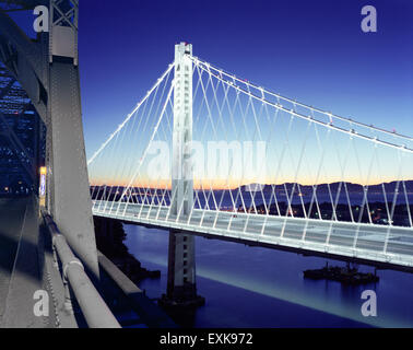 Ponte della Baia di San Francisco nuovo east span di notte Foto Stock