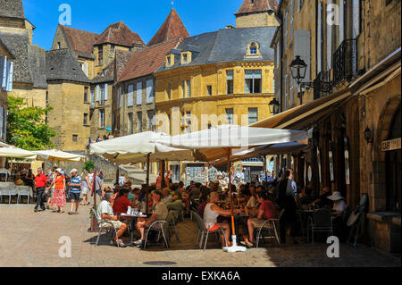 Place de la Liberte a Sarlat-la-Canéda, Perigord Noir, Dordogne, Aquitaine Francia Europa Foto Stock