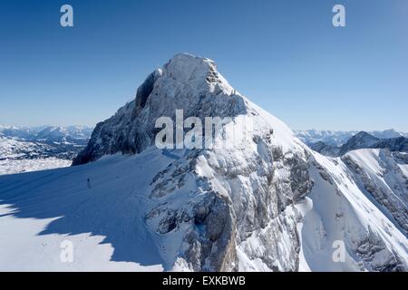 Fantastica vista montagne coperte di neve, il ghiacciaio di Dachstein, in Stiria, Austria Foto Stock