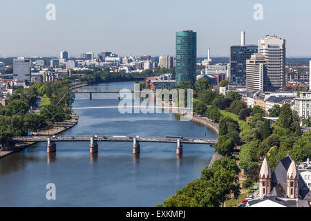 Vista del fiume principale della città di Francoforte sul Meno, Hesse, Germania Foto Stock