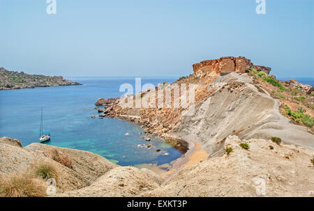 Malta - Costa Garrigue steppa, Plaz Ghajn Tuffieha Bay, Melliena Foto Stock