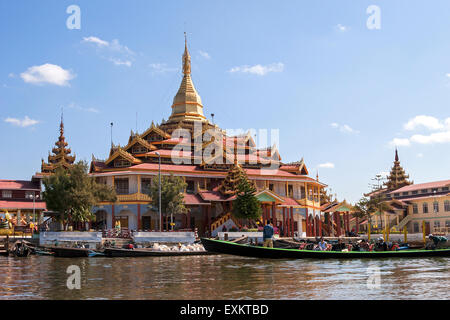 Phaung Daw U Pagoda, Lago Inle, Stato Shan, Myanmar Foto Stock