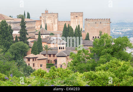 Granada - l'outlook su Alhambra da giardini Generalife. Foto Stock