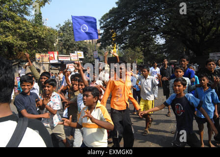 Comunità Dalit resort di proteste violente ; Bombay ora Mumbai ; Maharashtra ; India Foto Stock