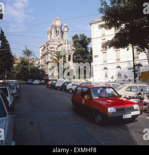 Die Russisch-Orthodoxe Kirche San Basilio in San Remo an der italienischen Riviera, Ligurien, Italien 1980er Jahre. La chiesa russo-ortodossa di San Basilio in San Remo a Riviera Ligure, Liguria, Italia degli anni ottanta. Foto Stock