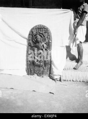 Danza Dio pietra statua, Noakhali, Bhulua, Chittagong, Bengala, Novembre 1946, India, Bangladesh, Asia, vecchia immagine del 1900 Foto Stock