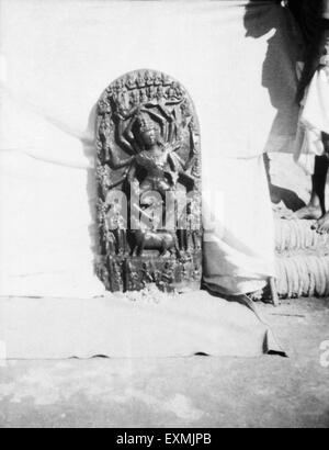 Danza Dio pietra statua, Noakhali, Bhulua, Chittagong, Bengala, Novembre 1946, India, Bangladesh, Asia, vecchia immagine del 1900 Foto Stock