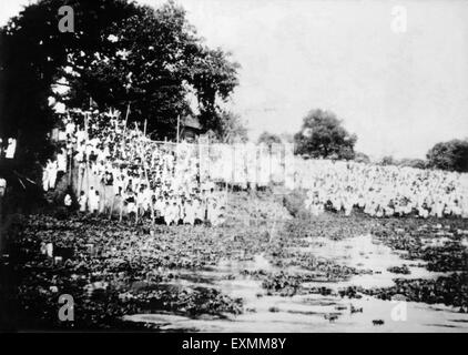 Mahatma Gandhi ceneri immerse nel fiume Ganga, Dhaka, Bengala, febbraio 1948, India, Bangladesh, Asia, vecchia immagine del 1900 Foto Stock