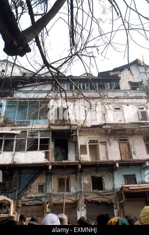 Danni all'edificio esplosione bomba blast Zaveri Bazaar Kalbadevi Bombay Mumbai India Foto Stock