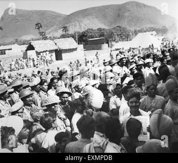 Folla al mahatma gandhi riunione ; Madras ; 1946 , india Foto Stock