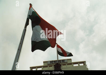 Bandiera indiana che alzano Mantralaya, Independence Day 15 agosto, Bombay, Mumbai, Maharashtra, India, Asia Foto Stock