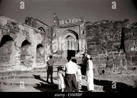 Gita di famiglia Daulatabad fort ; Aurangabad ; Maharashtra ; India Foto Stock