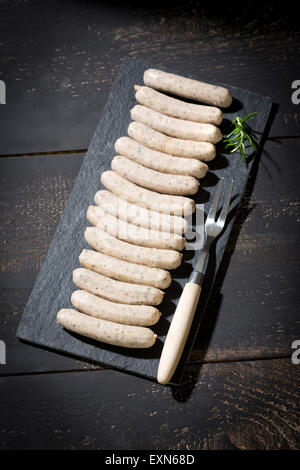 Norimberga salsicce alla griglia su lavagna Foto Stock