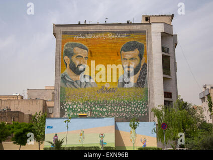 Segno rende omaggio ai soldati caduti durante la guerra tra Iran e Iraq , Shemiranat County, Teheran, Iran Foto Stock