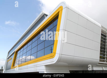 Nuovo centro sportivo, le opere di riqualificazione area, Ebbw Vale, Blaenau Gwent, South Wales, Regno Unito Foto Stock