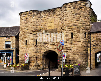 Torre Bondgate parte del xv secolo Mura a Alnwick Northumberland Inghilterra Foto Stock