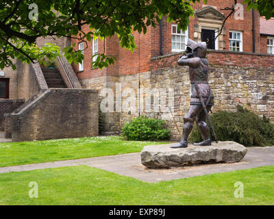 Sir Henry Percy Harry Hotspur 1364 a 1403 Statua sulla Pottergate in Alnwick Northumberland Inghilterra Foto Stock