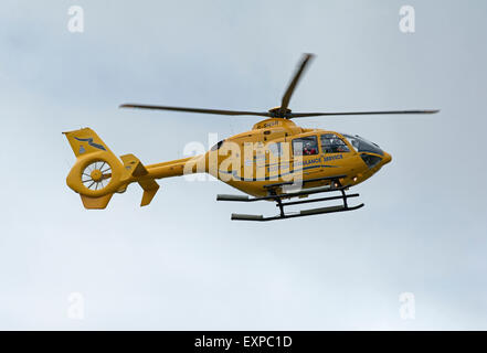 Eurocopter EC135T-1 G-SASA uscire Inverness Dalcross Aeroporto sulla base di richiamo. SCO 9959. Foto Stock