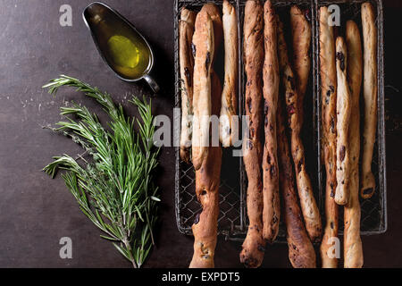 Grissini pane e olio di oliva Foto Stock