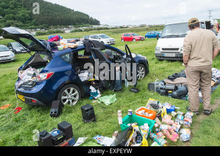 Clarach,auto,boot,vendita,Domenica,Ceredigion,flea,vendere,metà,Galles,U.K. Foto Stock