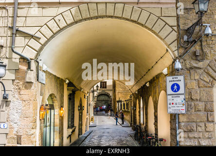 Un dettaglio di via dei Georgofili street a Firenze Foto Stock