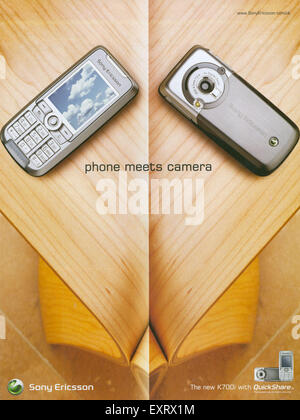 2000S UK Sony Ericsson Magazine annuncio pubblicitario Foto Stock