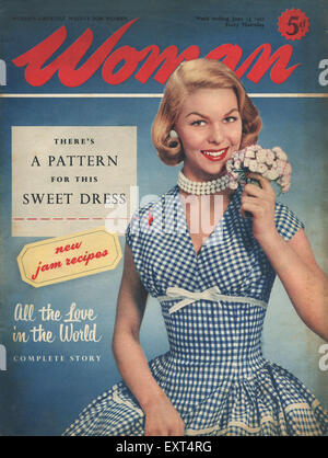 1950S UK Donna Copertina Foto Stock