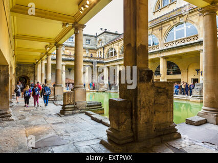 La grande vasca da bagno presso le Terme Romane in bagno, Somerset, Inghilterra, Regno Unito Foto Stock