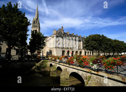 Francia, Bretagna (Bretagne), Finistère, Quimper, fiume Odet, Pont Sainte-Catherine Foto Stock