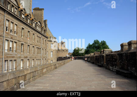 Francia, Bretagna (Bretagne), Saint Malo, bastioni Foto Stock