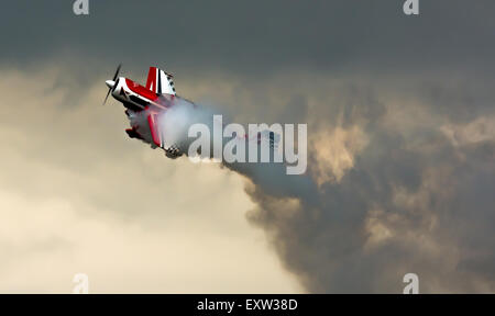 Aerei da aerobica con emissioni di fumo Foto Stock