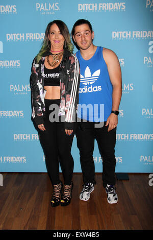 YouTube star Jenna marmi fossato ospita venerdì alle palme Piscina e Dayclub all'interno del Palms Casino Resort presenta: Jenna marmi, Julien Solomita dove: Las Vegas, Nevada, Stati Uniti quando: 15 Maggio 2015 Foto Stock