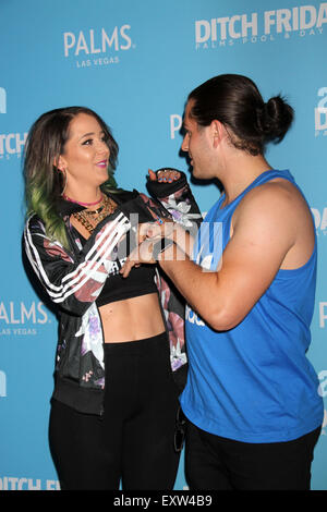 YouTube star Jenna marmi fossato ospita venerdì alle palme Piscina e Dayclub all'interno del Palms Casino Resort presenta: Jenna marmi, Julien Solomita dove: Las Vegas, Nevada, Stati Uniti quando: 15 Maggio 2015 Foto Stock
